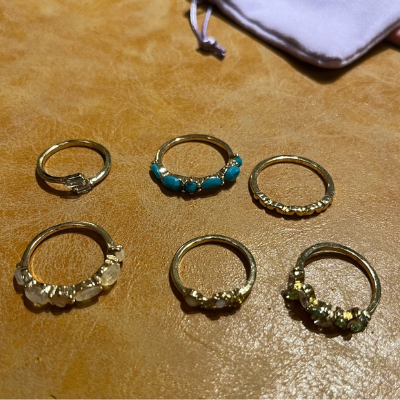 Glam gift set (worth $32+) - Picture 5 of 9